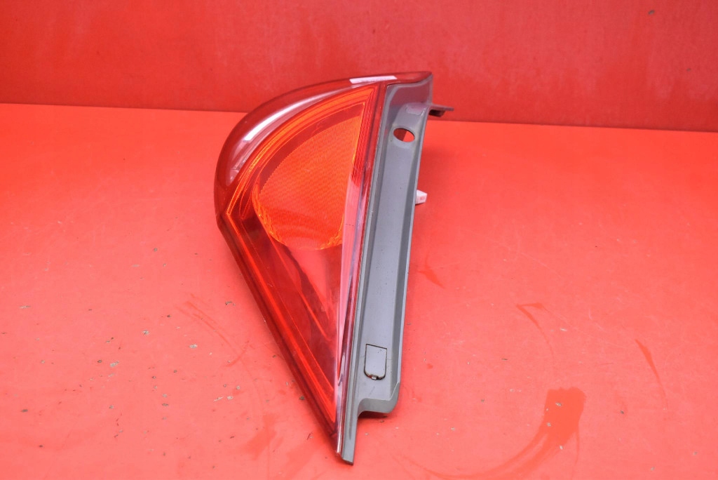 фото №6, Лампа правая задняя задняя 92402-2l0 hyundai i30 1 i fd 5d hb 07-10