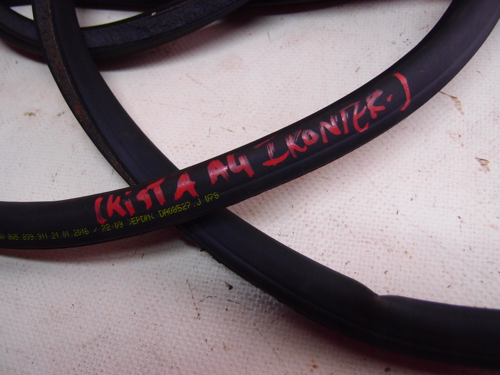 фото №6, Прокладка двері лівий задня audi a4 b9 sedan