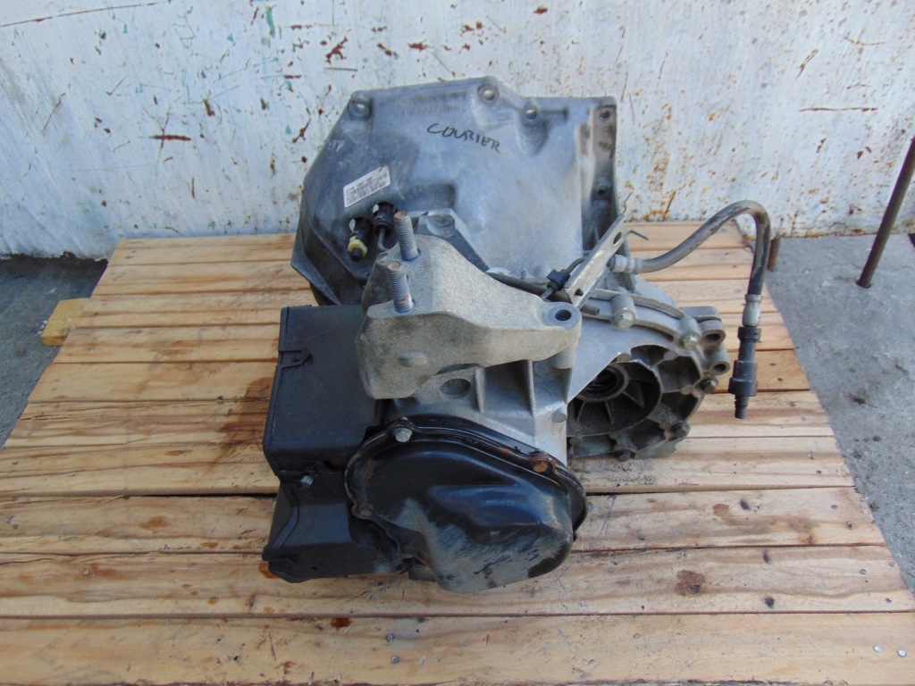 Коробка передач передач ford transit courier 2012- 1.5 tdci et7r-7002-abe Ціна