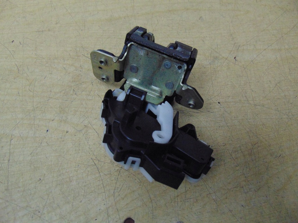 фото №1, Замок крышки багажника mazda 5 ii cw 2010-