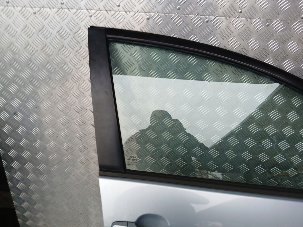 фото №6, Toyota corolla verso ii 2 дверь правое передние правый перед 2004-