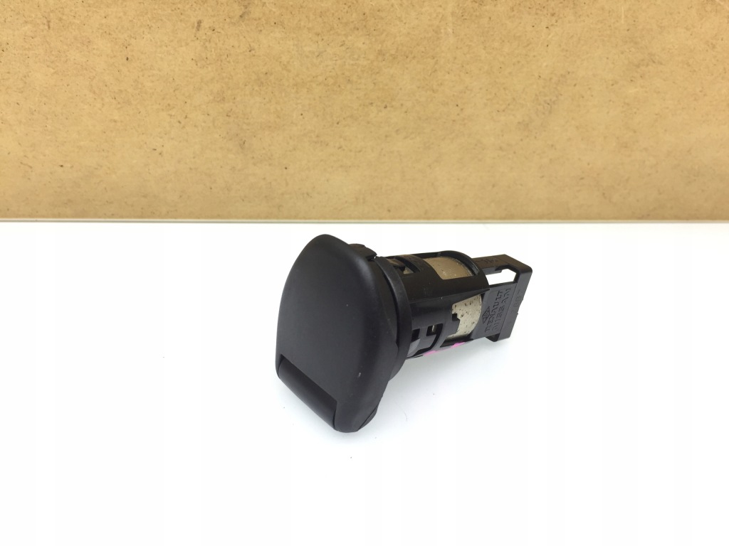 фото №1, X-trail t32 роз'єм прикурювача прикурювач 12v