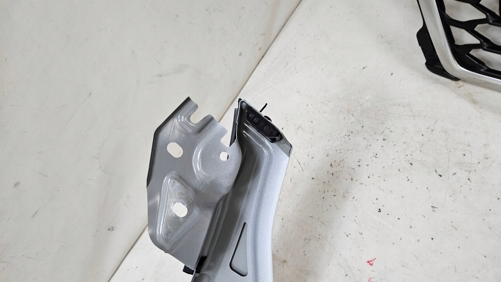 Крило ліве перед передній tesla model y оригінальний Оригінал