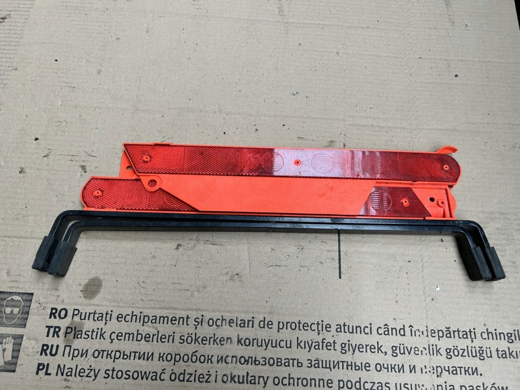 Купити Трикутник попереджувальний mercedes a klasa w168