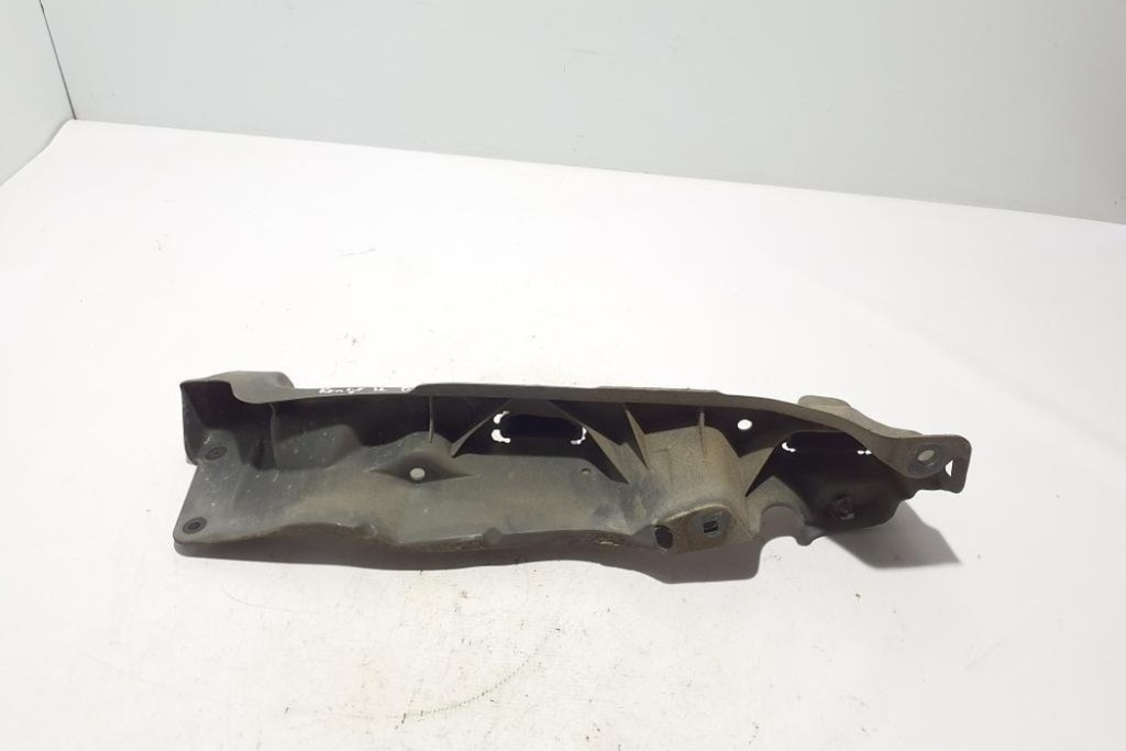 фото №2, Кронштейн передній правого крила renault