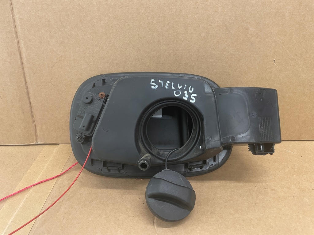 фото №3, Alfa romeo stelvio заливна горловина пального кришка заливної 035