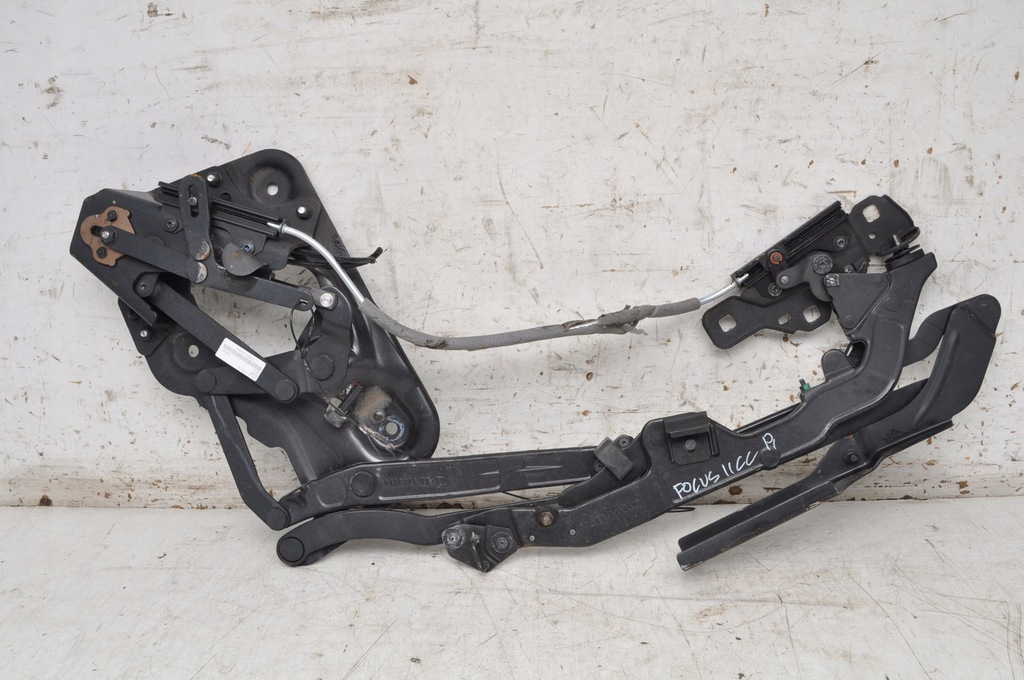 фото №1, Ford focus mk2 петля крыша 9411156