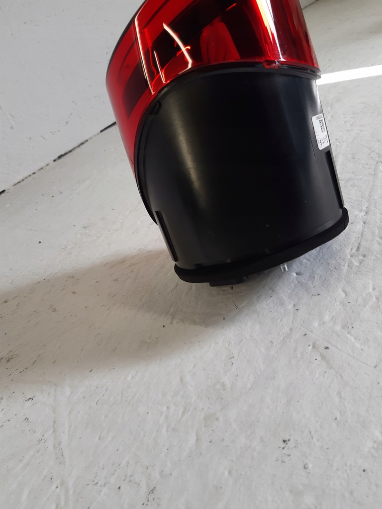 фото №6, Ferrari gtc4 lusso nowa права лампа задня led