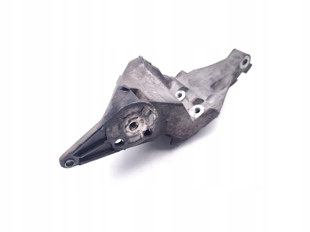 Land rover discovery кронштейн генератора 3.0 sdv6 4x4 дизель r8s3a-1 2012 Недорого