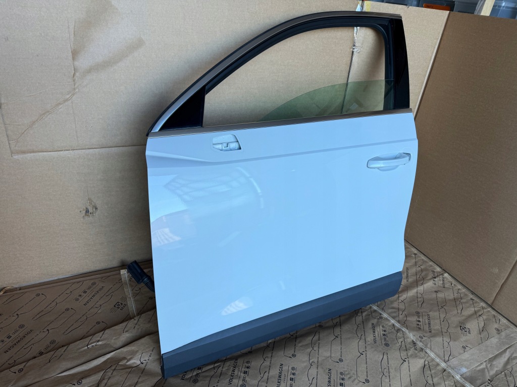 фото №2, Audi q3 f3 83a дверь левый перед стекло ls9r orginał идеальное состояние 2020 r