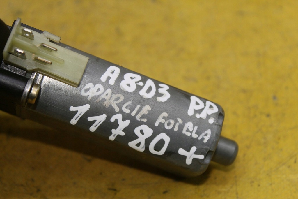 фото №7, Моторчик сидіння правий перед a8 d3 393000985