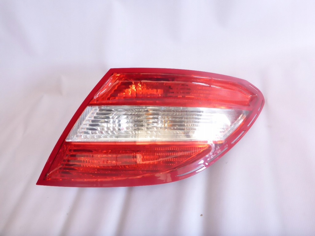 фото №1, Лампа задня права mercedes c-klasa w204 197