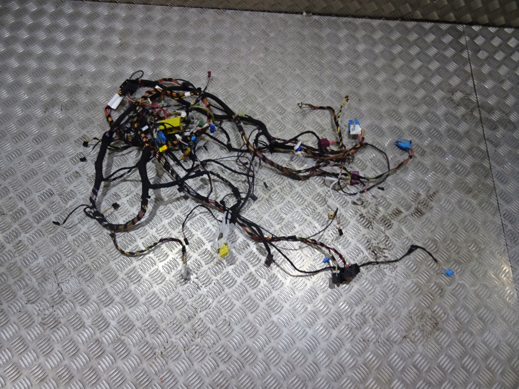 Купити Mercedes w205 купе рестайлінг  idealna електропроводка консолі