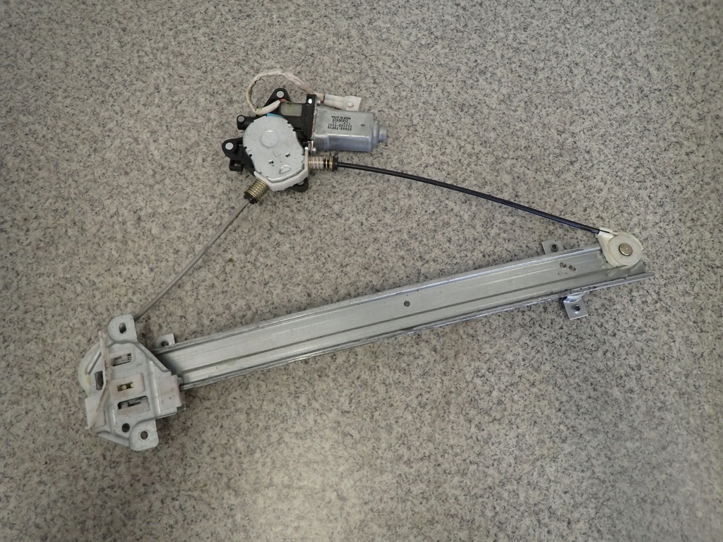 фото №4, Suzuki liana 01-07 подъемник стекло передний левый