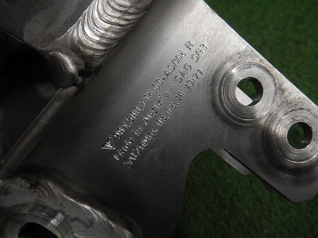 фото №7, Распорка кронштейн cayman 718 982 98158015100