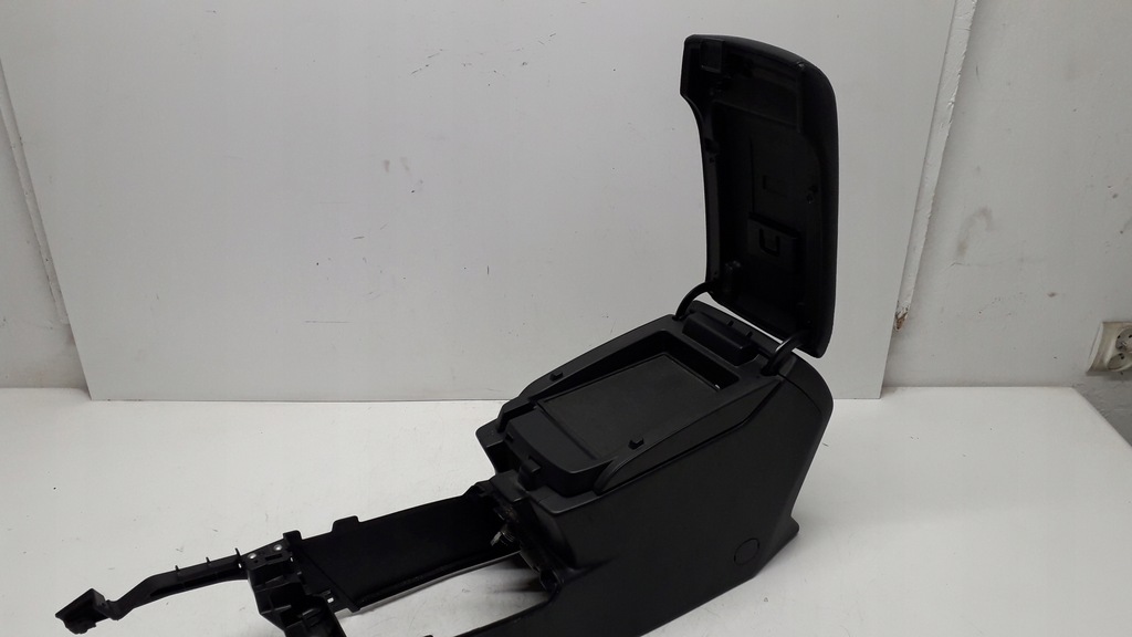 фото №9, Legacy v outback iv туннель средний подлокотник