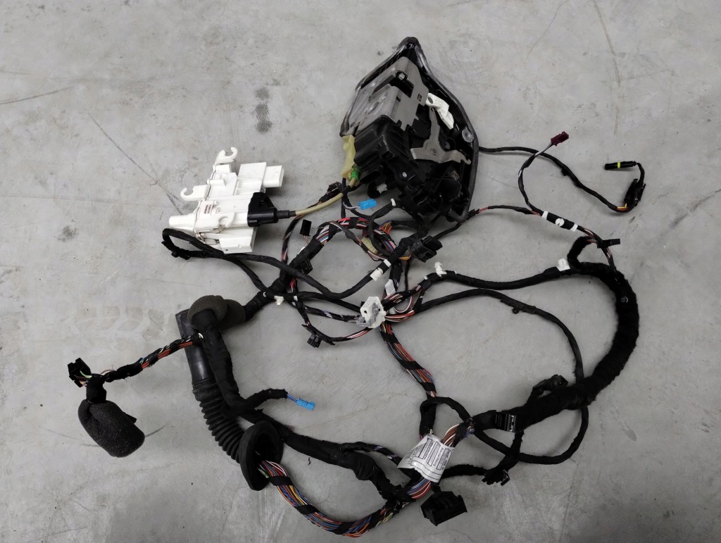 Купити Доводчики замки soft close bmw g12 long 7477702 7477699 7477705 7477706