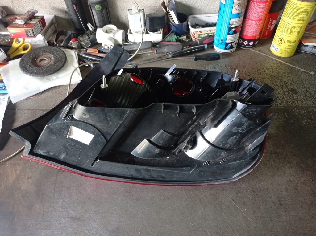 фото №11, Peugeot 407 sedan - лампа лівий задня