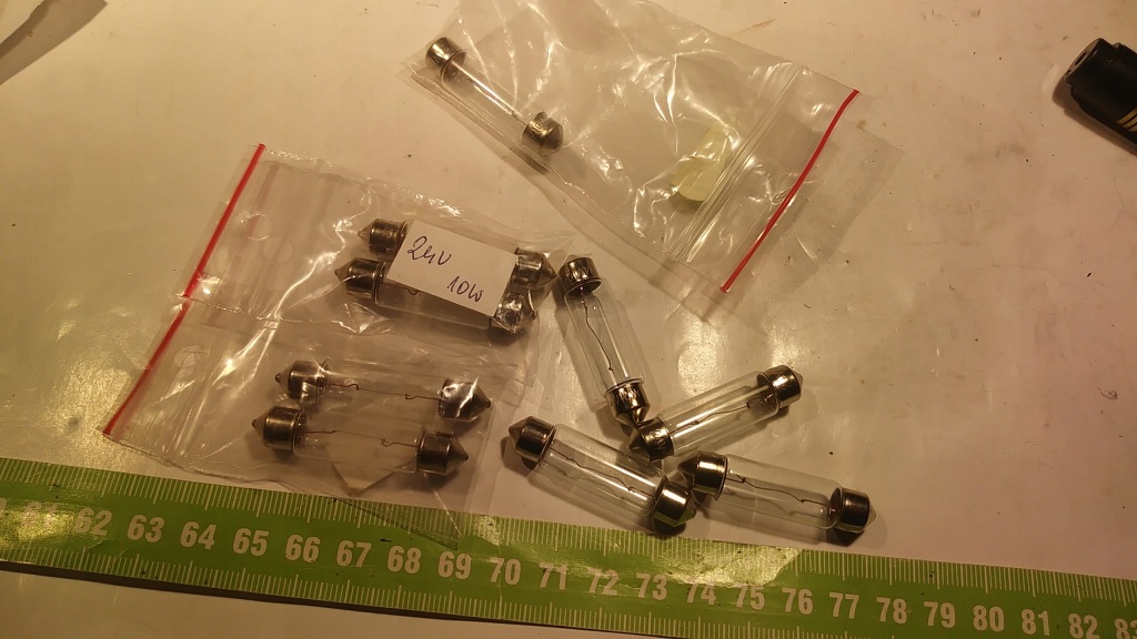Лампочка rurkowa motoryzacyjna 24v 10w dł 37 mm Оригінал