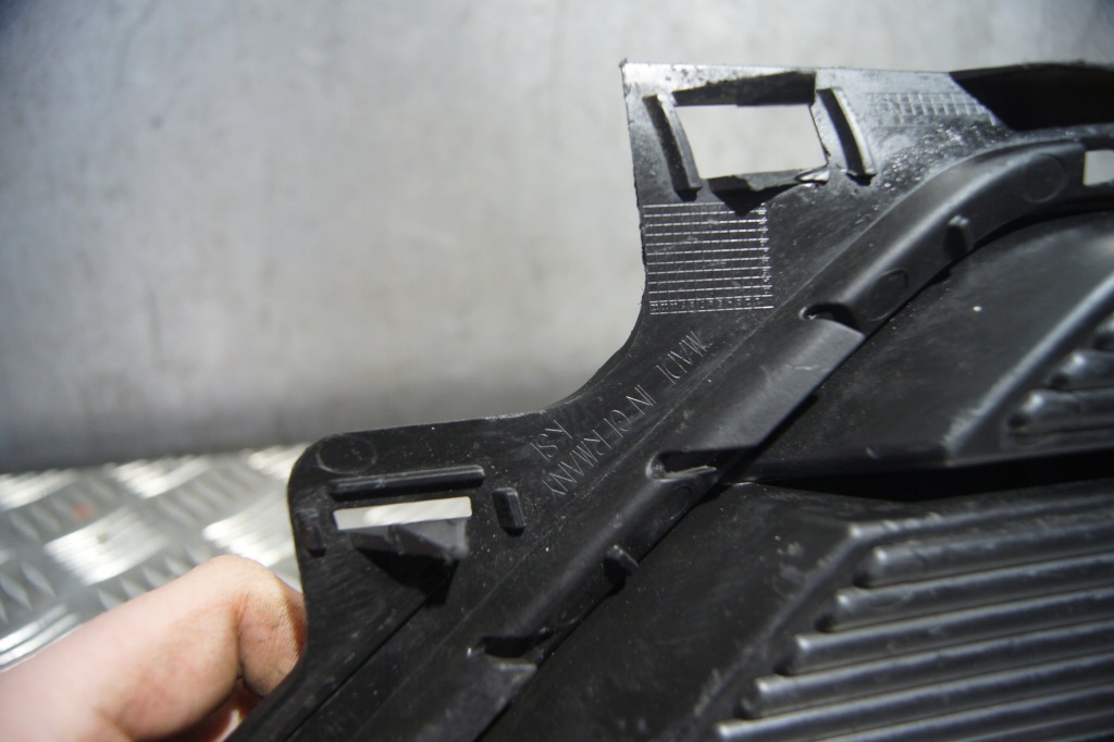 фото №9, Решётка бампера левый перед vw golf sportsvan