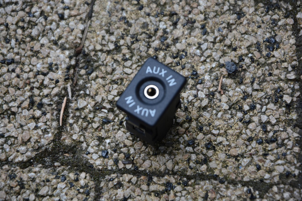 фото №7, Разъём штекер aux vw sharan 5m0035724