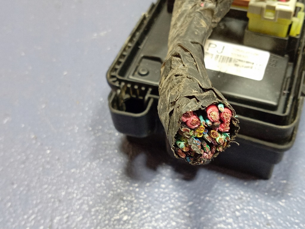 фото №6, Chevrolet aveo t250 lift коробка предохранителей 96867123