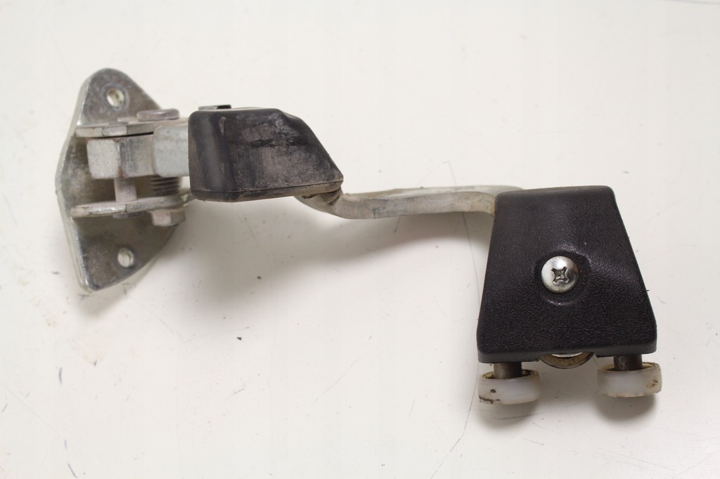 фото №2, Напрямна ролик двері bok góra iveco daily 2014r.