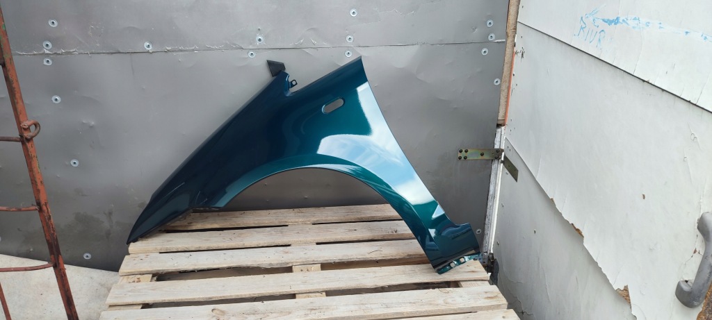 Крыло  левое  ford focus c-max c214 10.03-06.07r t6 6hve kelp green металлик Киев