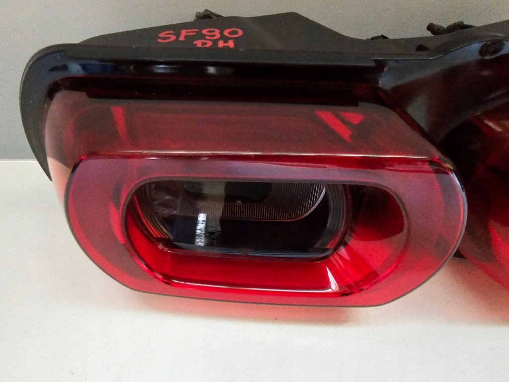 фото №3, Ferrari sf90 f173 stradale лампа задня права