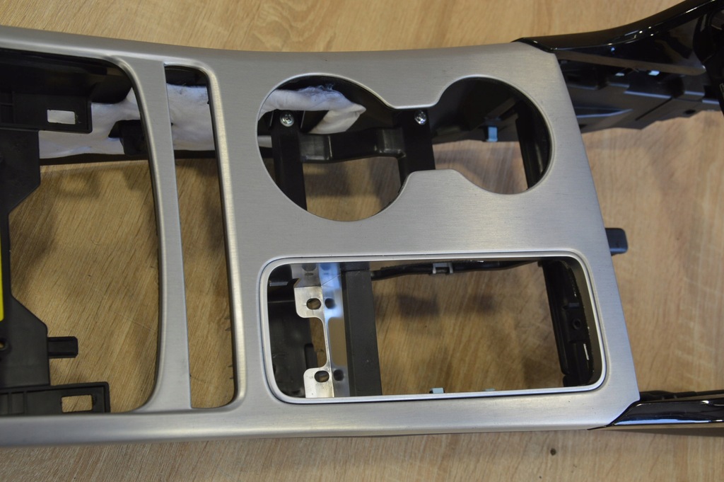 фото №10, Туннель рамка накладка kia stinger