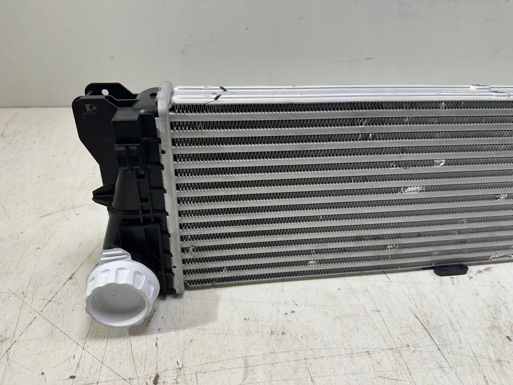 Інтеркулер mercedes sprinter 907 новий оригінал a9075011600 Зі Шроту
