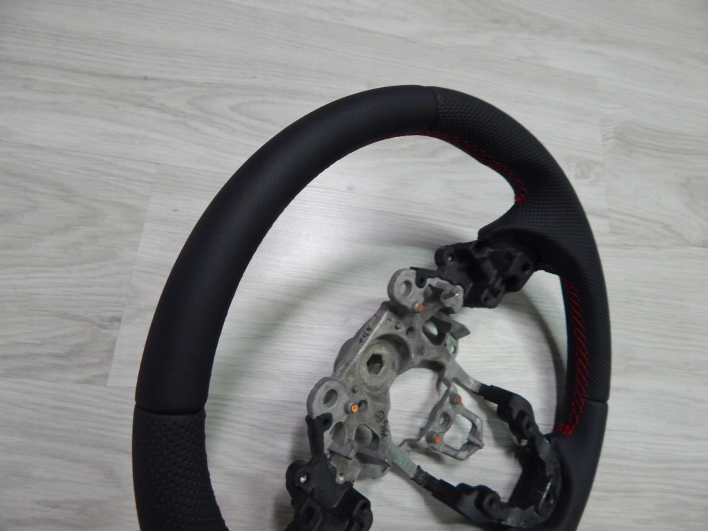 Mazda 3 iii bm - повітропровід шкіра обшивка czerwona nić czytaj опис Зі Шроту