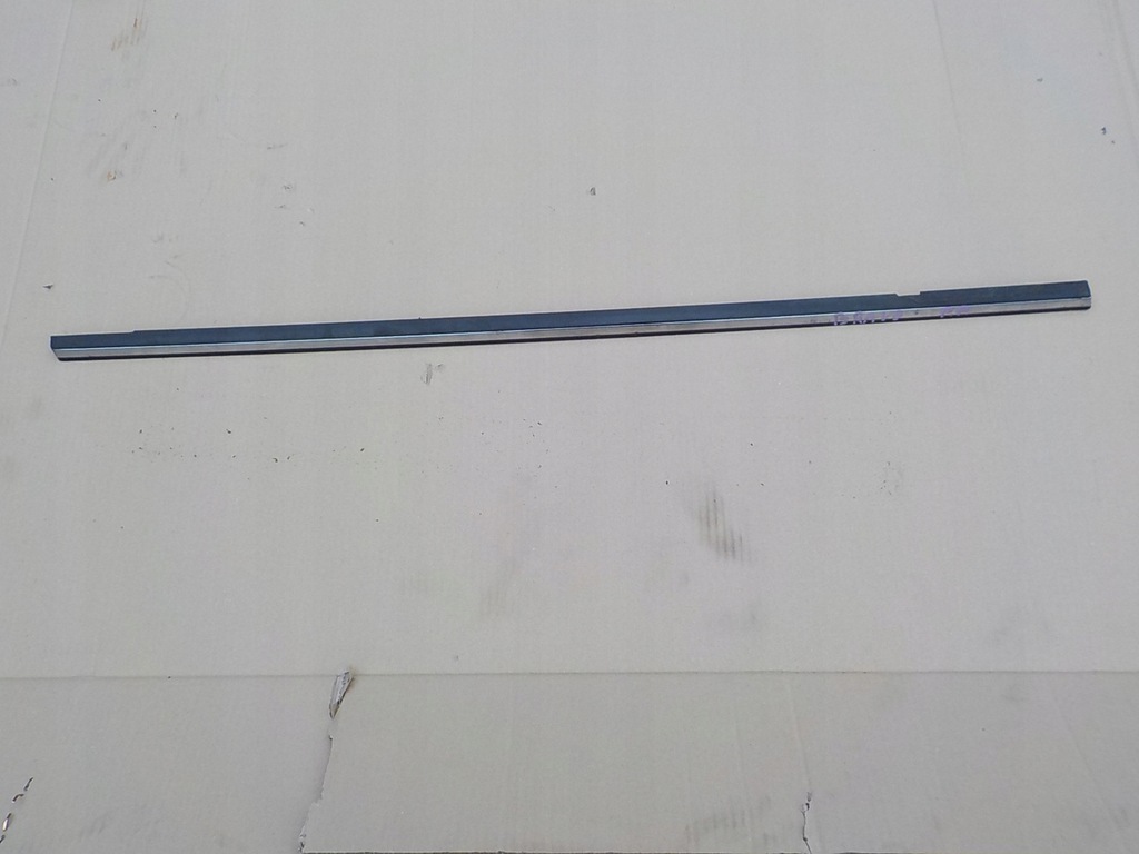 фото №1, Bravo ii молдинг уплотнитель правый перед хром