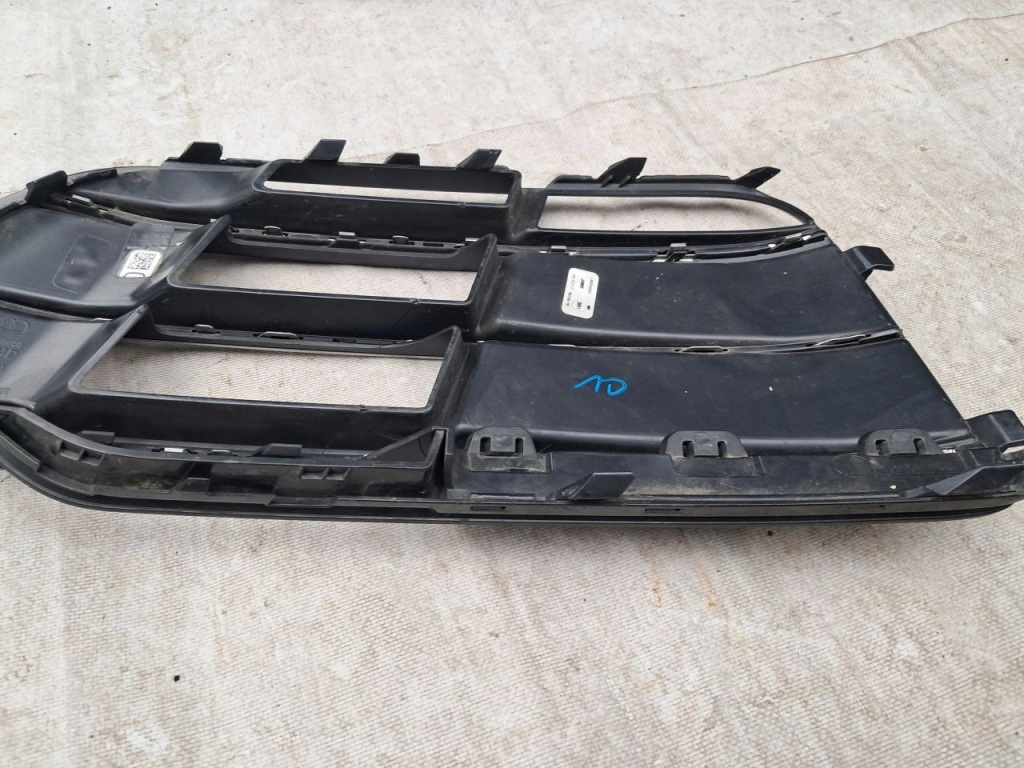 Правая решётка бампера audi q5 80a807682d s-line 2016-2019 Цена