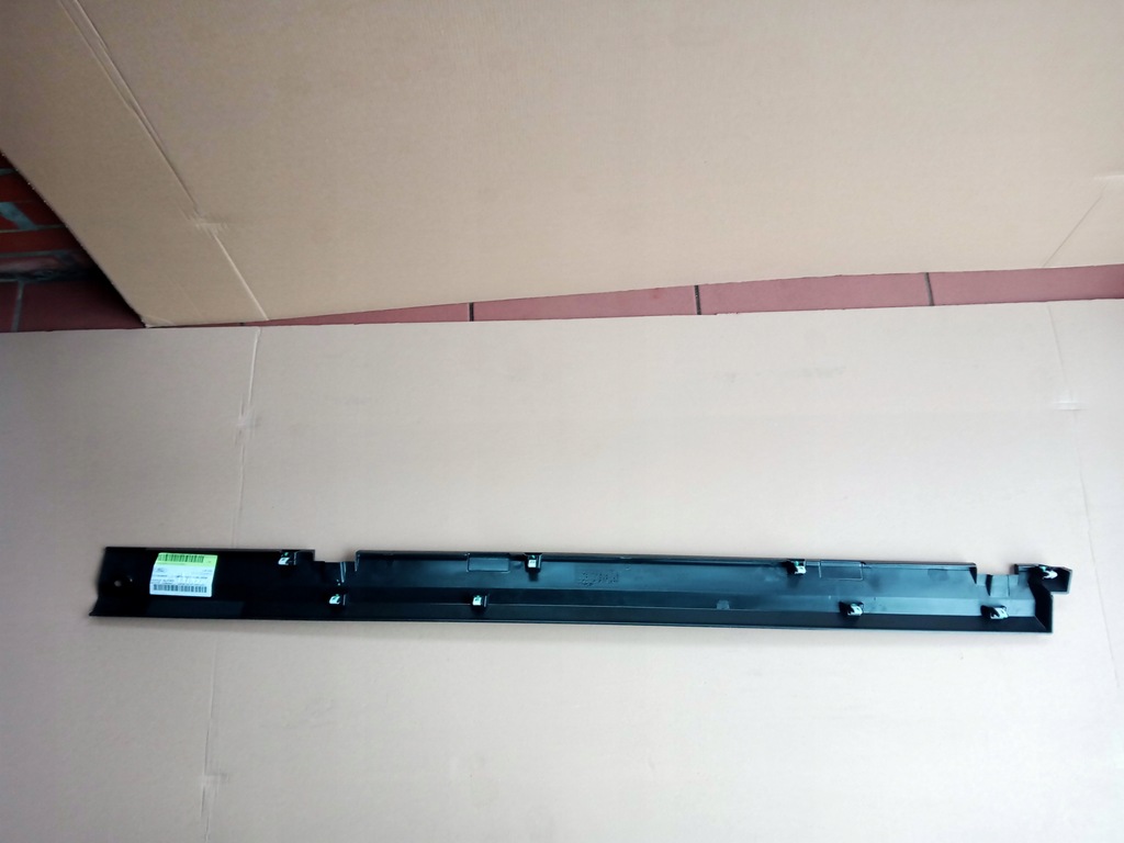 фото №1, Ford ranger wildtrak левая молдинг коробки багажника