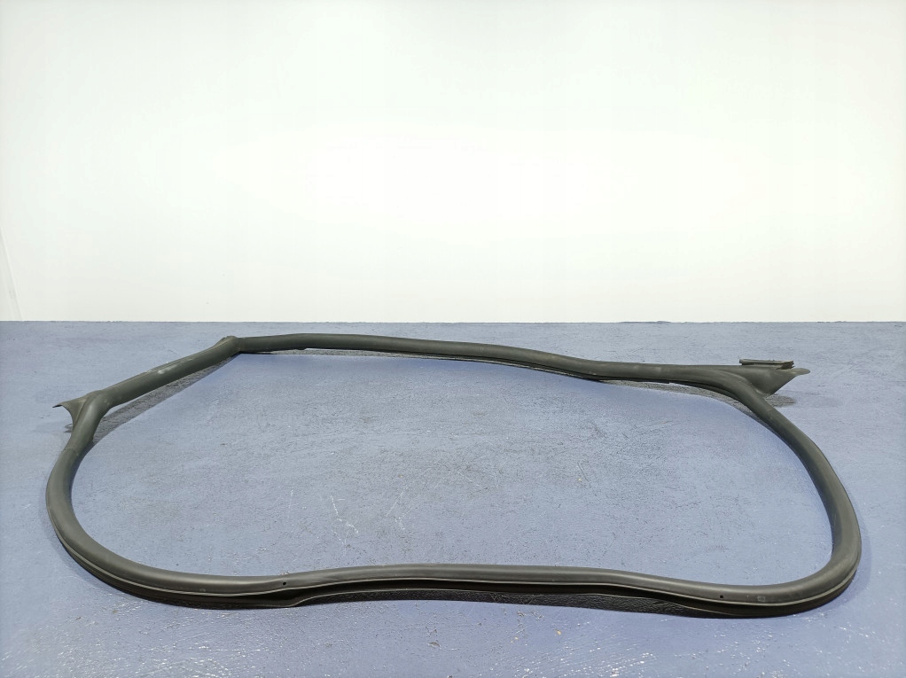 фото №1, Audi a5 f5 8w sportback прокладка дверь правый перед 8w8831708