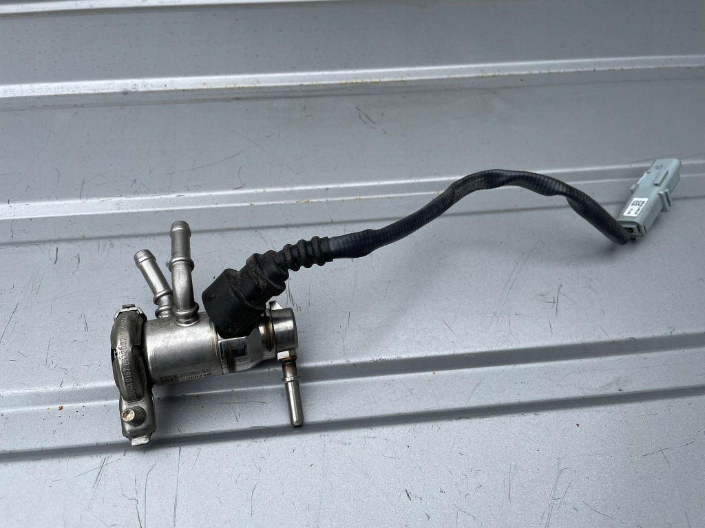 фото №1, Renault clio v форсунка adblue 208995377r