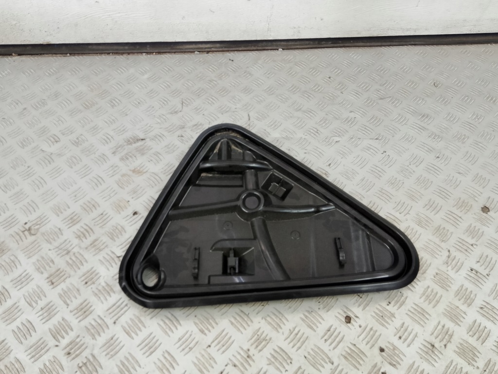 фото №1, Vw atlas cross lift 2021 панель защита дверь правый задняя 3cn839916