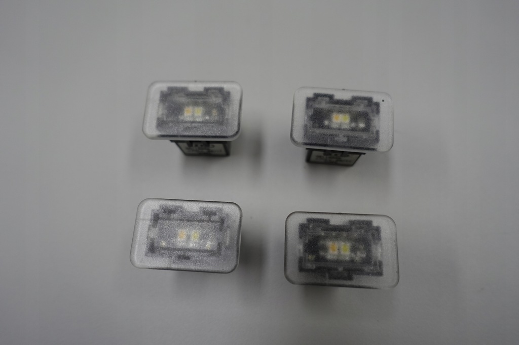 фото №1, Audi a8 s8 d4 лампа освещение кабины