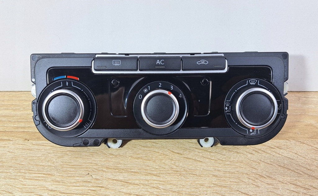 фото №1, Passat b7 панель переключатель обдув 7n0907426k