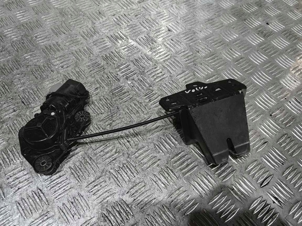 фото №1, Volvo xc90 ii d5 замок доводчик кришки багажника