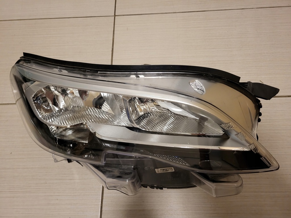 фото №1, Peugeot expert iii правая лампа europa оригинал