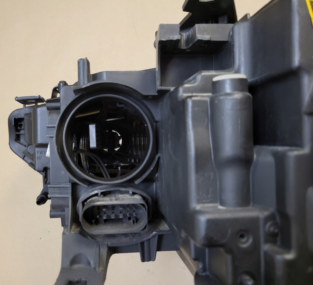 Фара перед bixenon некерований фара правий led audi a5 8t рестайлінг  оригінальний номер europ Зі Шроту