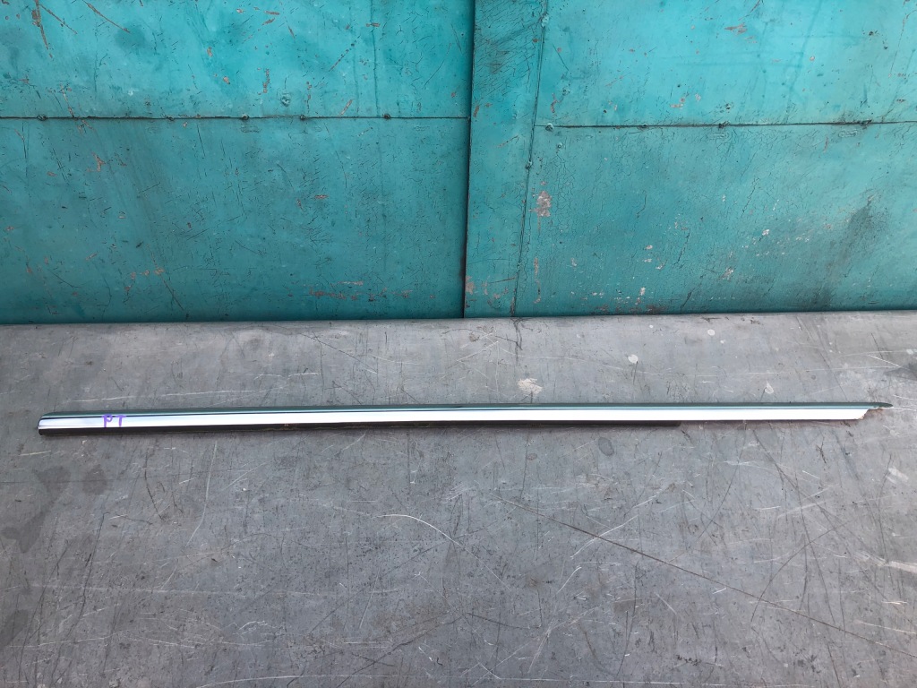 Купити Mercedes w207 молдинг хром ущільнювач правий задній