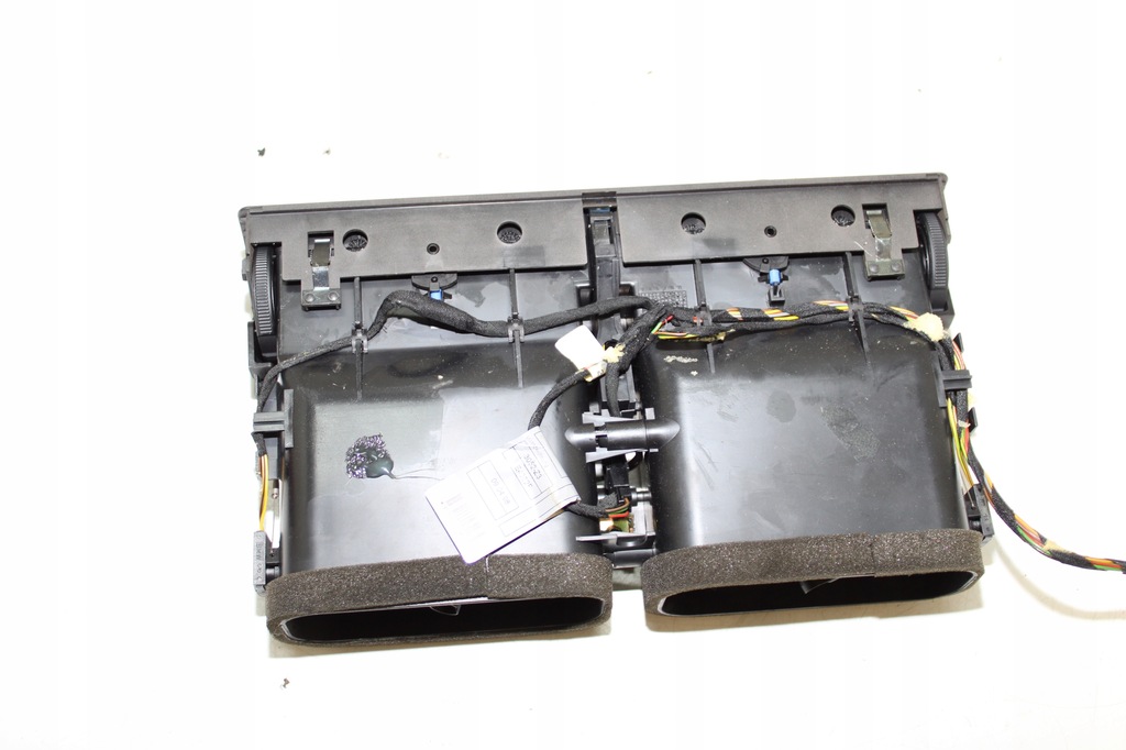 фото №4, Bmw e38 решётка обдув средняя бежевая pod климатроник