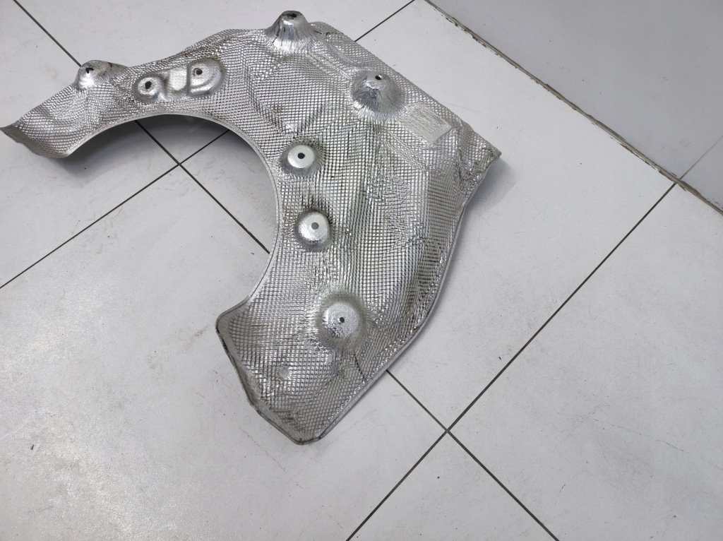 Накладка теплова bmw xm g09 Недорого