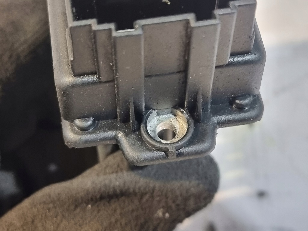 фото №9, Резистор резистор вентилятор оригінальний номер 4b0820521 audi a6 c5 2.4 v6 121kw 00r