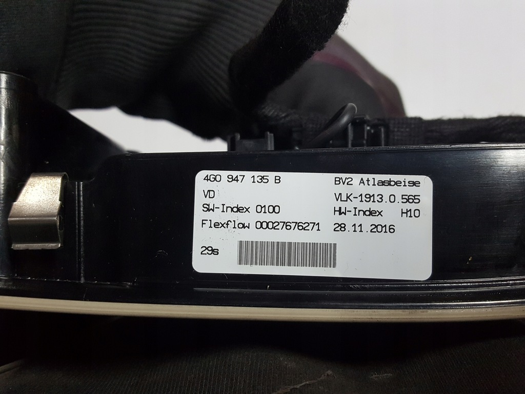 фото №5, Audi a6 c7 4g lift 14-18r лампа потолочный 4g0947135b