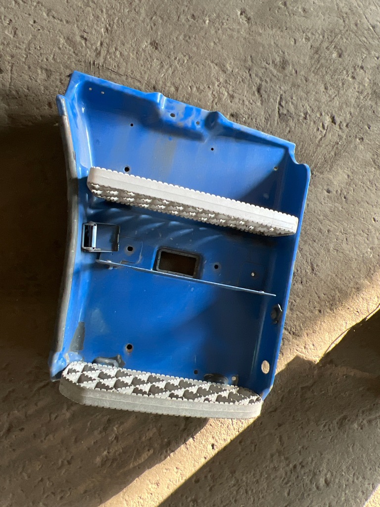 фото №1, Подножка подножка кабины лист scania r 1854228