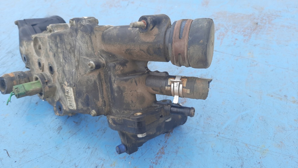 фото №2, Корпус термостата 9645972180 peugeot partner 2.0